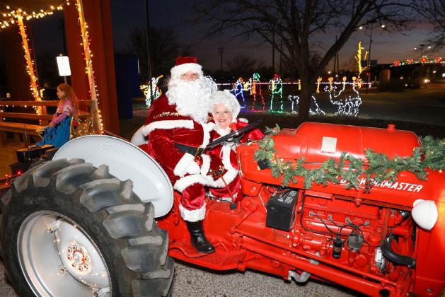 Jingle Bell Fest a ‘holly, jolly’ time