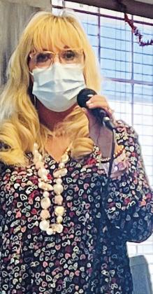 Kiker performs Valentine medley atWellington Care Center