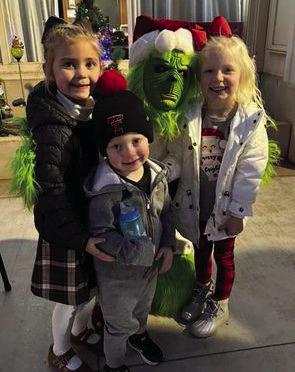Christmas spirit comes alive on courthouse square