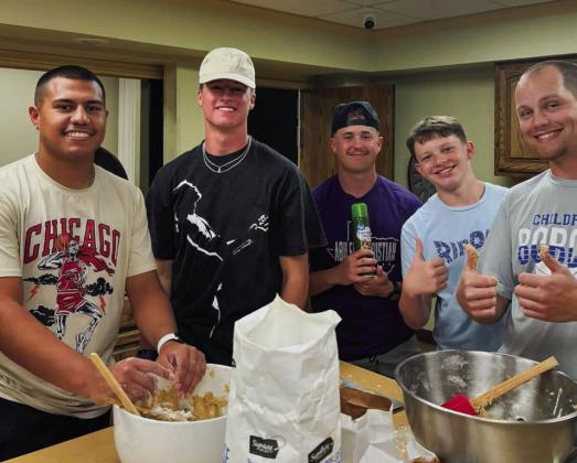 Childress Church of Christ youth thank first  responders, more during ‘in-town mission trip’