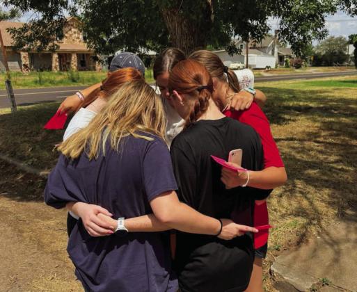 Childress Church of Christ youth thank first  responders, more during ‘in-town mission trip’