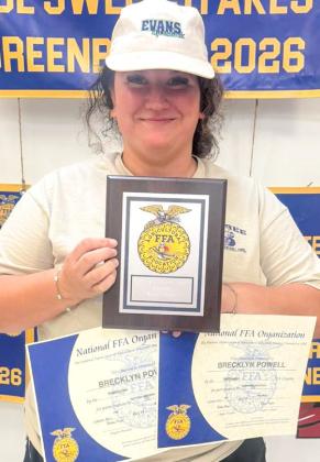 Senior Brecklyn Powell earns recognition for being a Wellington Future Farmers of America scholarship recipient. WELLINGTON HIGH SCHOOL