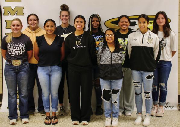 Memphis Lady Cyclone softball players, including, from left, junior Chloie O’Neal, junior Kali Murphy, junior Melanie Espinoza, senior Emma Talley, junior Sidda Thomas, junior Kalijah Mackie, freshman Jasmyne Gilchrest, junior Keona Pierson, freshman Jaelyn Gaxiola and sophomore Jordyn Altman, secure academic all-district selections. Photo Courtesy of Memphis ISD