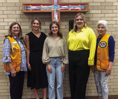 From three candidates, Wellington Lions Club selected its 2023-2024 Sweetheart. Each contender presented a speech during the Monday, May 15 meeting, describing their involvement at Wellington High School and additional activities. Summer Neufeld, center, is the new Wellington Lions Club Sweetheart. From left: Lion Margret Wood, Madeleine Kane, Neufeld, Cortlyn McKinley, Lion Linda Powell. The Red River Sun/Bev Odom