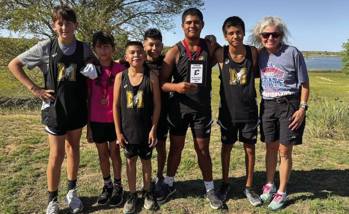 Memphis Middle School, Memphis High School runners compete in Clarendon