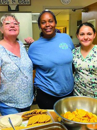 Memphis Convalescent Center hosts spec-tacolar Cinco de Mayo party
