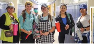 Homecoming dress-up