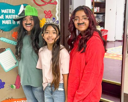 Seeing double: Cyclones show school spirit during Twin Day