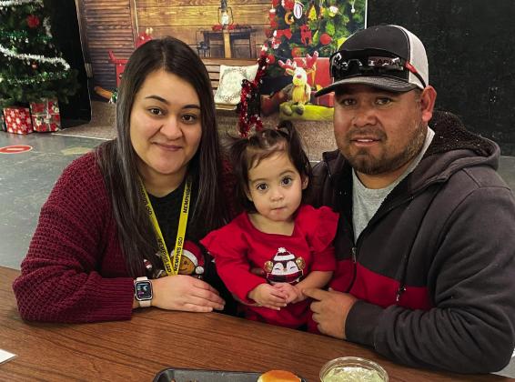 Travis Elementary hosts Christmas party