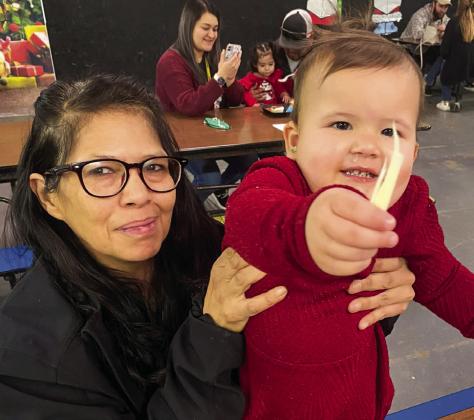 Travis Elementary hosts Christmas party