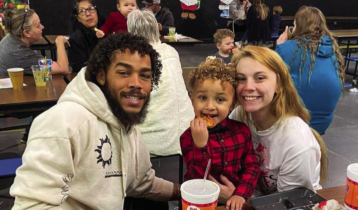 Travis Elementary hosts Christmas party