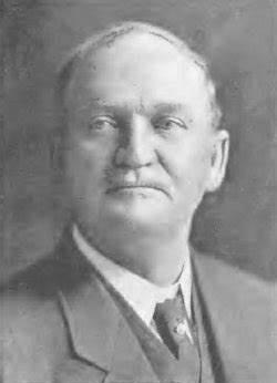 Tom Waggoner, father to Electra.