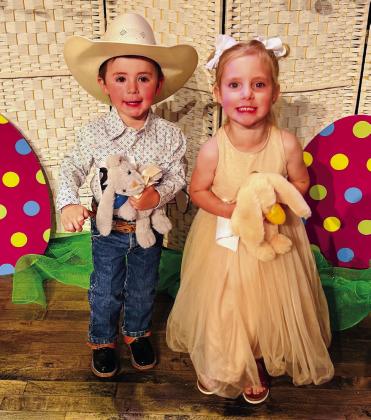 Tiny Tot three-year-old winners Swayde Smith Vest and Kamzee Wilson.