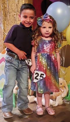 Tiny Tot four- and five-year-old winners Yahir Alonso Estrada and Gia Gayle O’Rear.