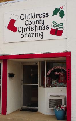 Childress County Christmas Sharing receives new sign