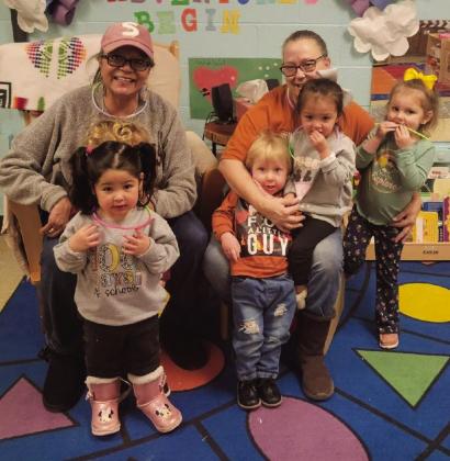 Travis Elementary celebrates 100 days of school