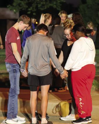 Through the Lens of Liz/Elizabeth Oronia Local youth turn out for the Saw You at the Pole Youth Rally Friday, Sept. 27 at the Childress County Courthouse. Hosted by Childress Methodist Church Devoted Student Ministries, the rally featured food, fellowship, worship and testimonies from youth.