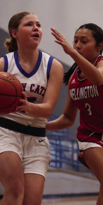Area teams battle for Childress Rotary Club Holiday Basketball Invitational Championship