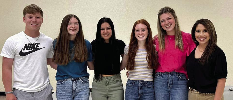 Childress Rotarians meet yearbook class