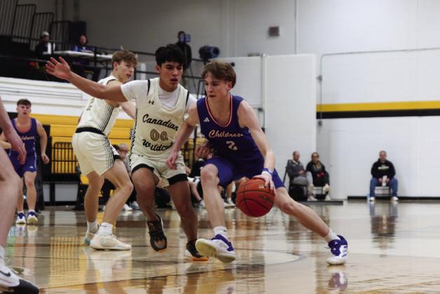 Childress downs Canadian