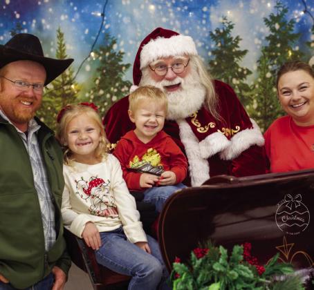 Santa Claus comes to Childress