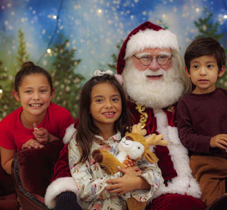 Santa Claus comes to Childress