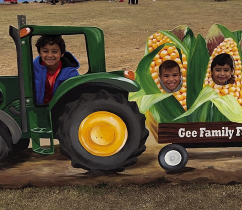 Austin Elementary School kindergarteners travel to Amarillo Thursday, Oct. 27. First, the students enjoyed Amarillo Symphony’s performance of “Peter and the Wolf,” which was followed by fun at the Gee Family Farm, where students learned about pumpkins, sunflowers and corn. Photos Courtesy of Memphis ISD