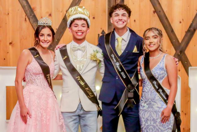 Memphis High School dances the night away at prom