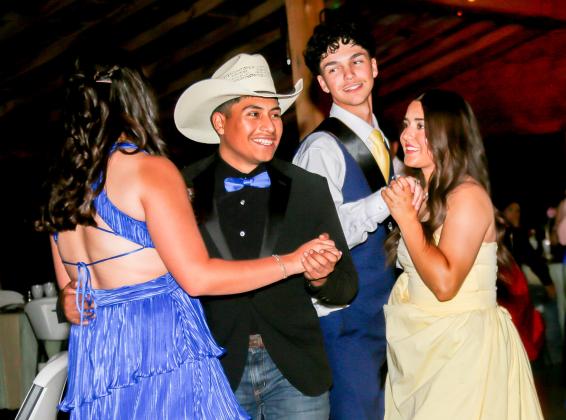 Memphis High School dances the night away at prom. KKR PHOTOGRAPHY