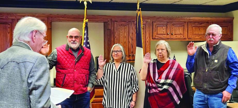 New year,new terms: Hall County officials take oath
