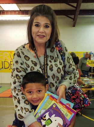 Austin Elementary hosts Scholastic Book Fair