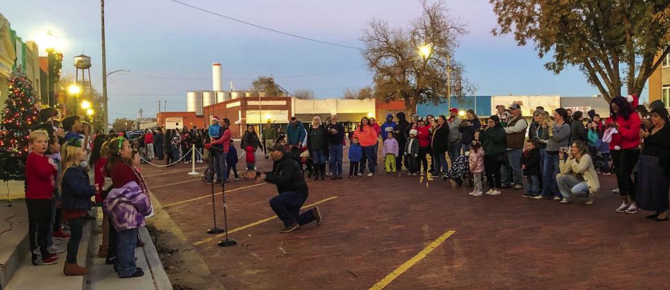 Collingsworth Chamber crafts Christmas on the Bricks, Red Ticket giveaway coming Dec. 17