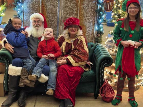 Collingsworth Chamber crafts Christmas on the Bricks, Red Ticket giveaway coming Dec. 17