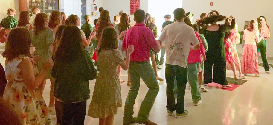 WJHS Student Council hosts end-of-year dance