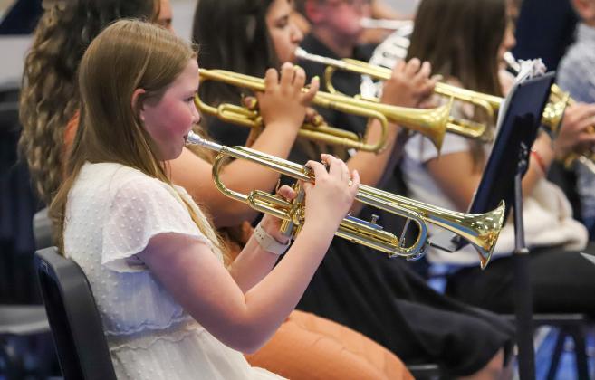 Junior high, high school students perform in end-of-year concert