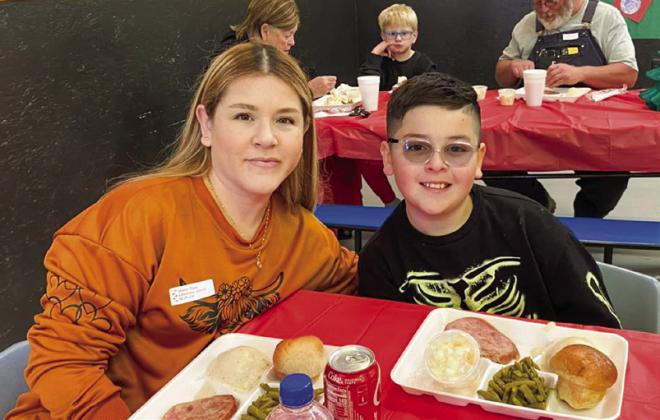 Austin Elementary invites family, friends for Christmas lunch