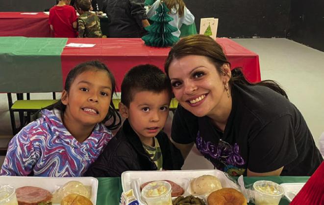 Austin Elementary invites family, friends for Christmas lunch