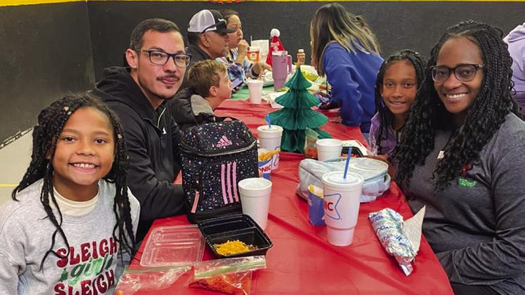 Austin Elementary invites family, friends for Christmas lunch
