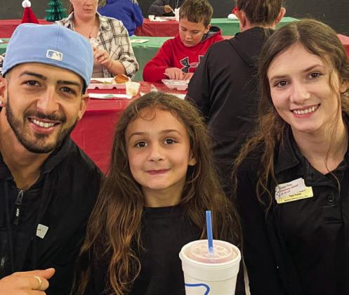 Austin Elementary invites family, friends for Christmas lunch