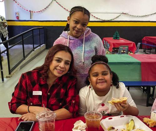 Austin Elementary invites family, friends for Christmas lunch