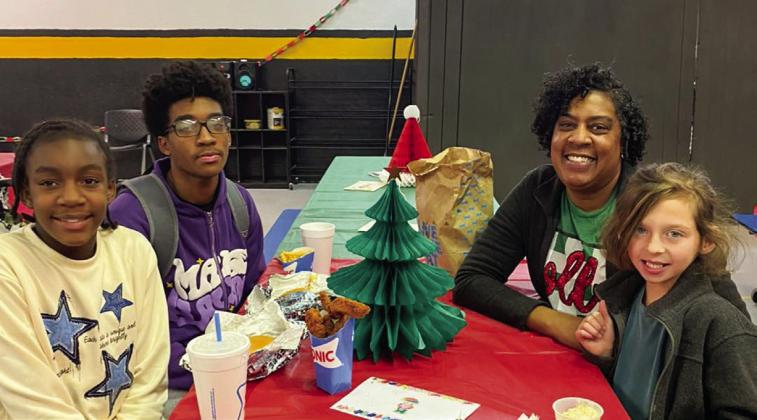 Austin Elementary invites family, friends for Christmas lunch
