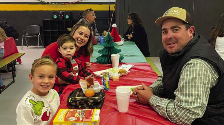 Austin Elementary invites family, friends for Christmas lunch