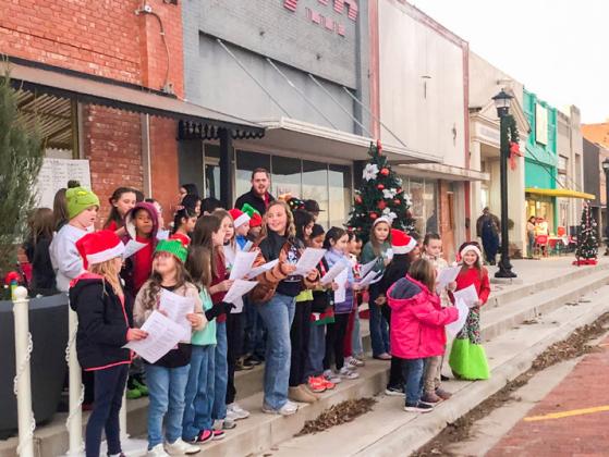 Visitors embrace Collingsworth County’s Lighting of the Square