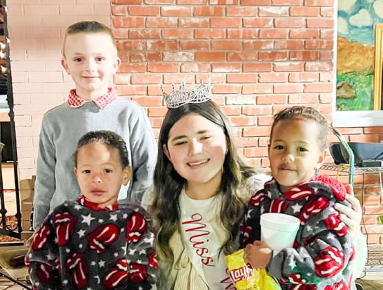 Visitors embrace Collingsworth County’s Lighting of the Square