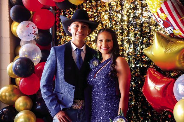 Hollywood Nights: Prom-goers take the ‘red carpet’