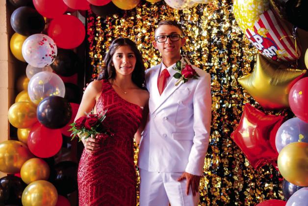 Hollywood Nights: Prom-goers take the ‘red carpet’