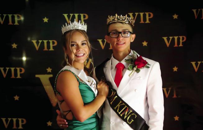 Hollywood Nights: Prom-goers take the ‘red carpet’