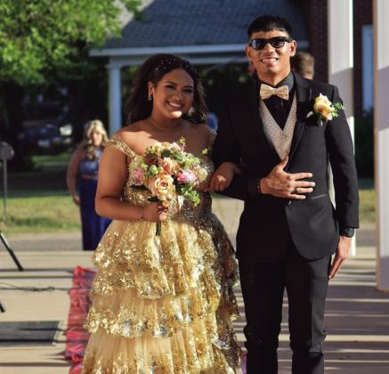 Hollywood Nights: Prom-goers take the ‘red carpet’