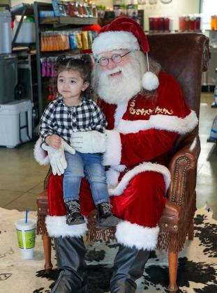 Santa spotting: Kris Kringle stops for a sip at HTeaO