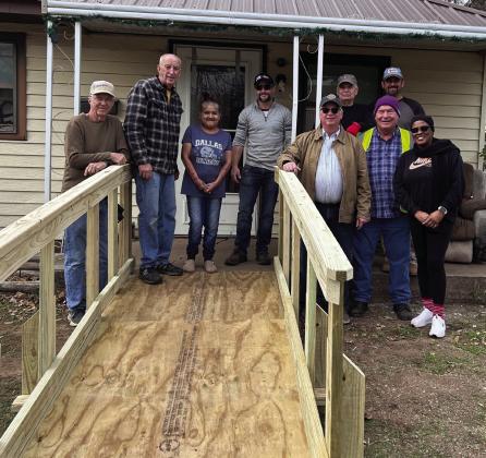 Wellington Lions, Amarillo volunteers construct ramps for clients